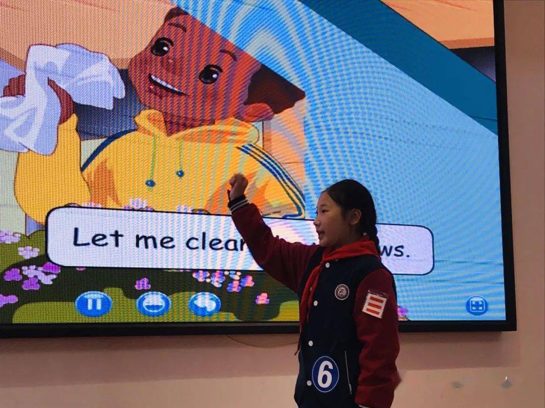 大家精心选择素材,反复模仿练习,力求将最好的英语配音作品呈现给观众