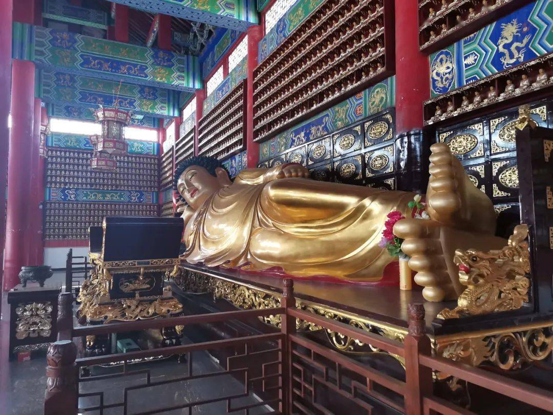 待出门时,又见宝贝——崇兴寺碑和九疊(叠)文碑头.