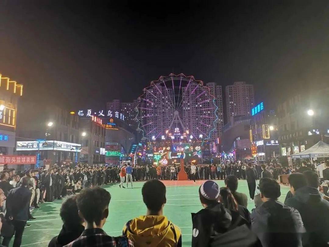 9月30日上午,临夏市第二届乒乓球邀请赛在奥体中心体育馆隆重开幕.