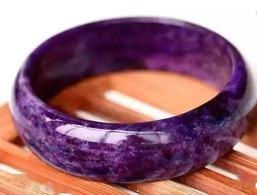 市场新宠紫云母