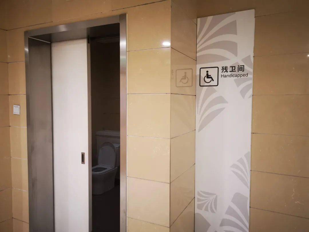 女子逛顺义这商场,却遭遇如厕难!_卫生间