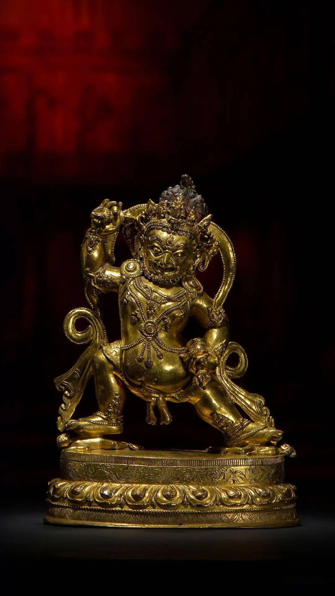 西藏官造15世纪铜鎏金摧破金刚像尺寸:整体高宽约17.2cm*12.