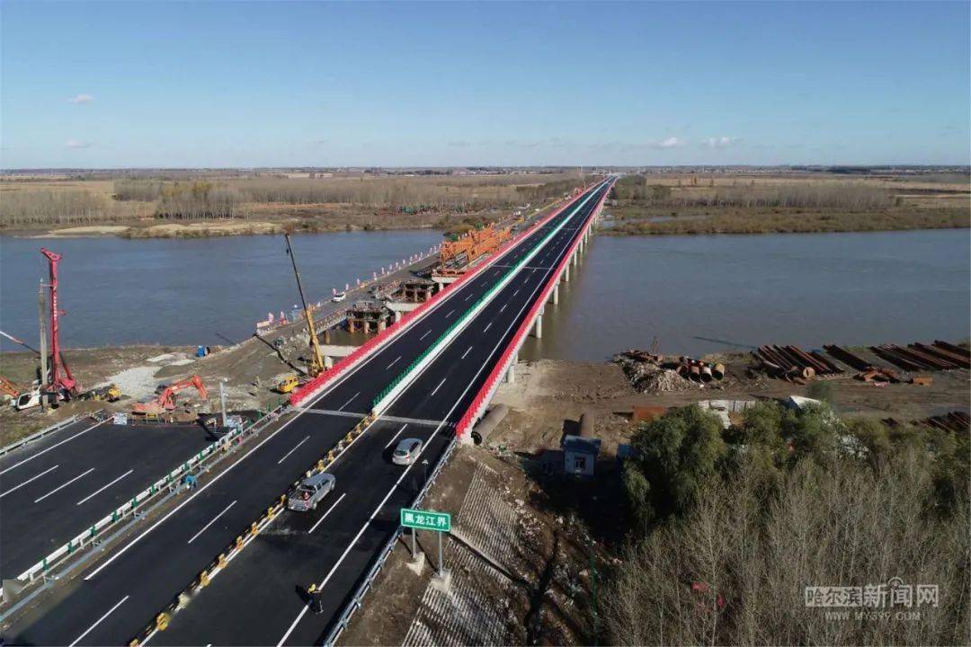 京哈高速公路哈尔滨段改扩建工程丨实现右幅双向通车