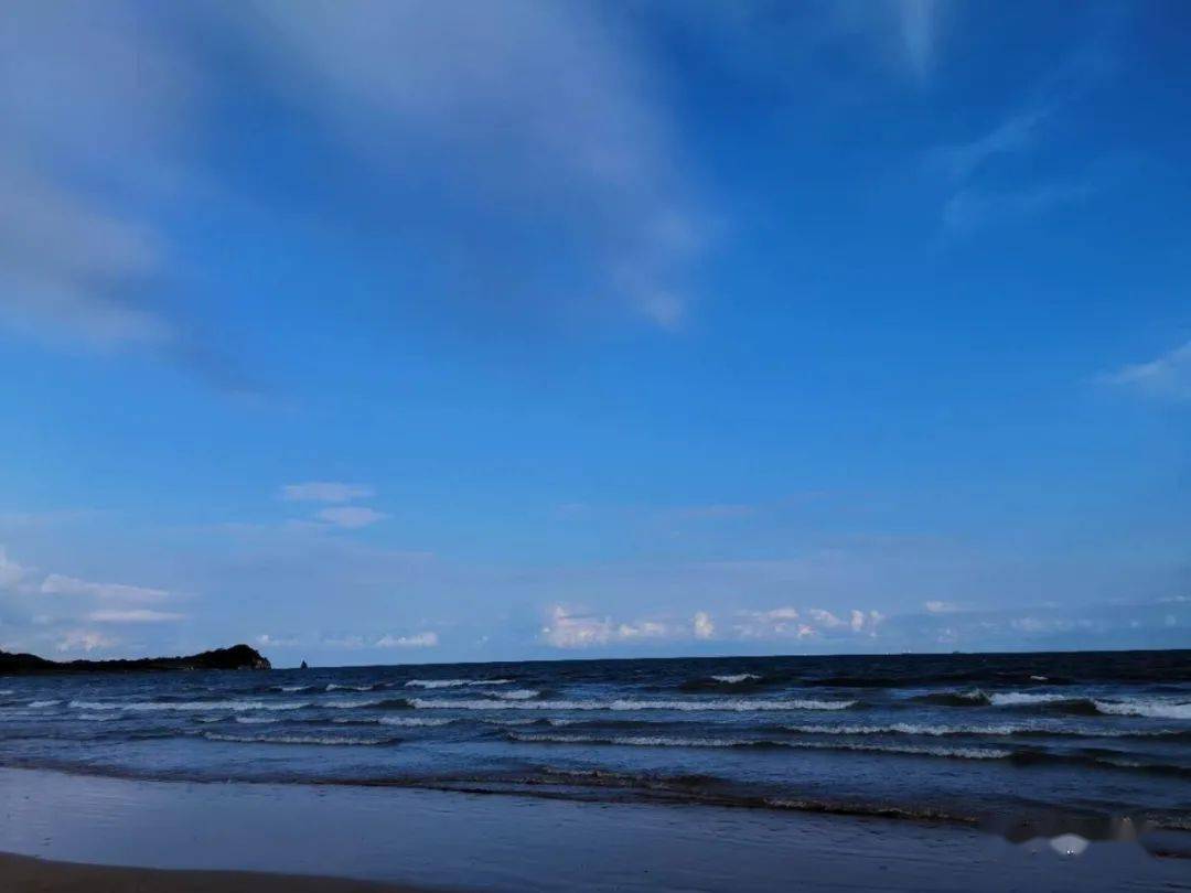 青島港風平浪靜莫念我在青島這裡呢挺好