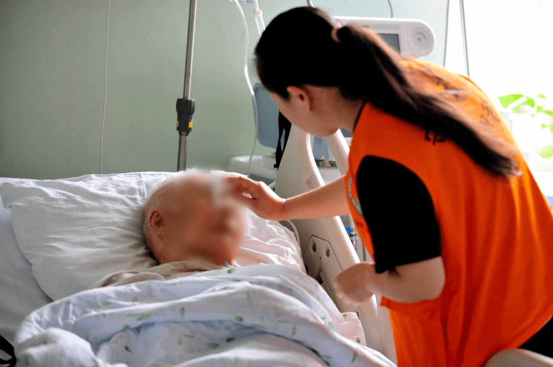 瑞健国际当阿尔茨海默病遇上糖尿病高血压癌症家属怎么办