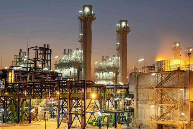 印度当然也有成为发达国家的梦想,上个世纪,印度决定必须工业化以成为