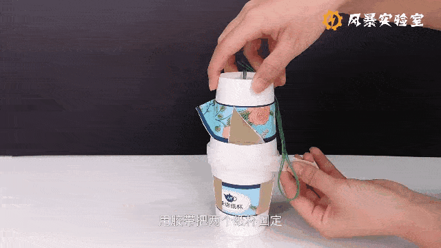 【科学小实验】纸杯做的小灯笼,点燃蜡烛就可以转起来!
