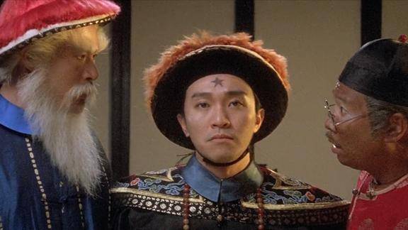 九品芝麻官包龙星为了模仿包大人还在额头上晒了一个星星