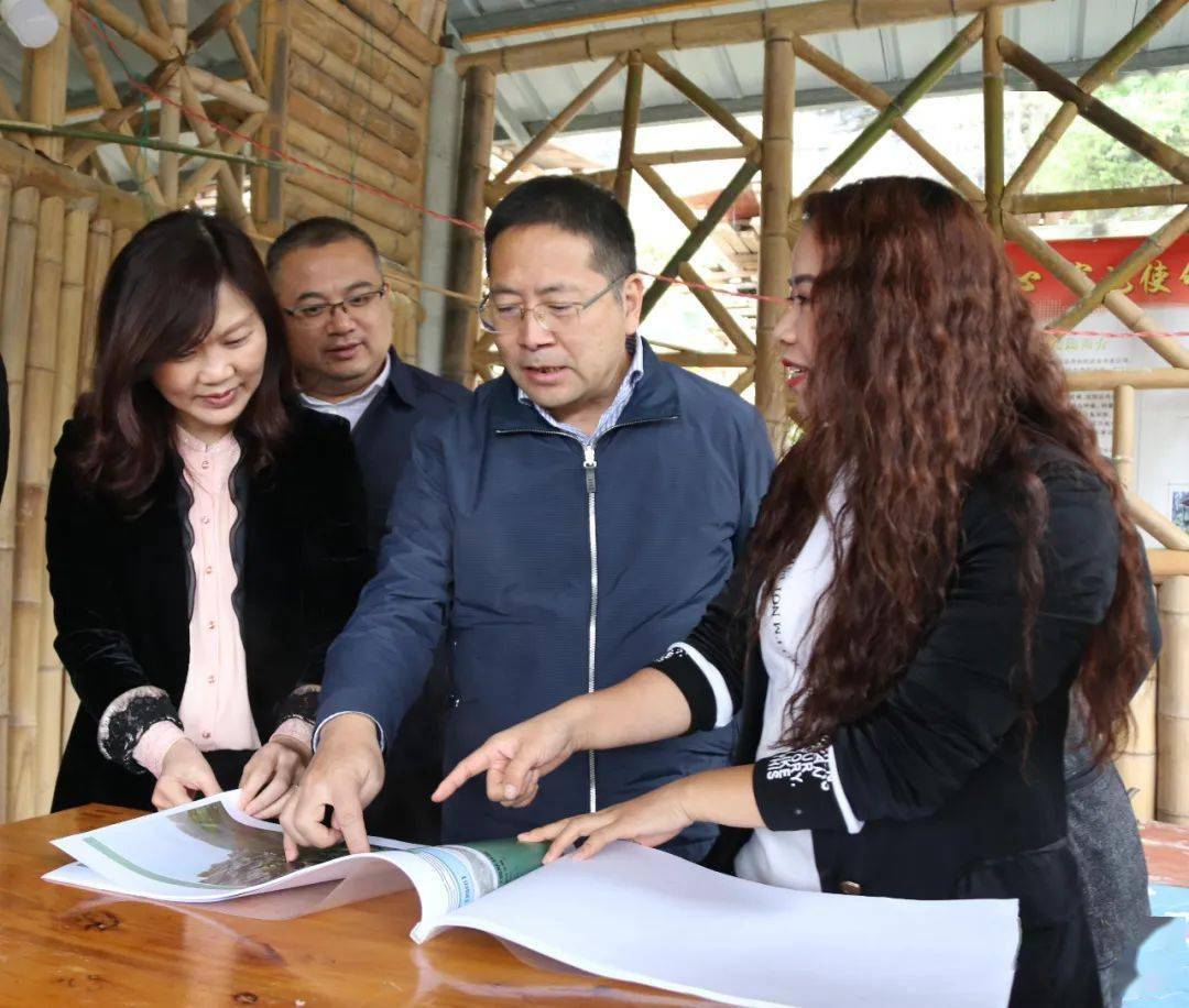 钟汰甬到印江调研脱贫攻坚工作