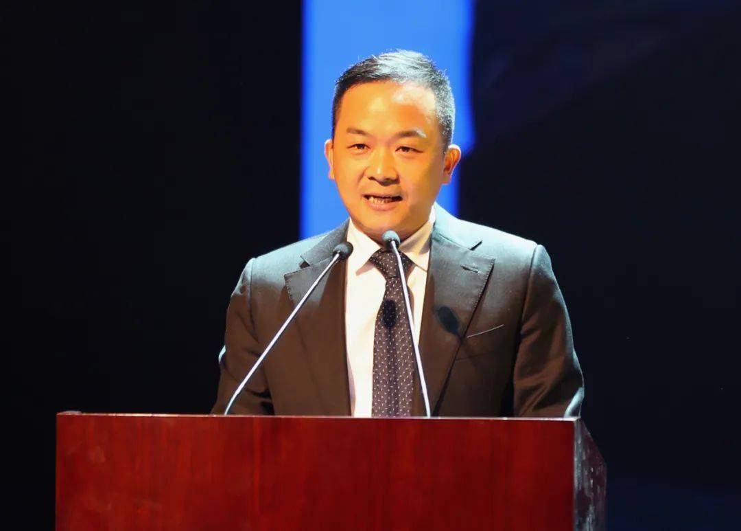 万洋集团董事长 苏孝锋宜兴宜商,宜居,宜游,宜业是太湖西岸的一颗