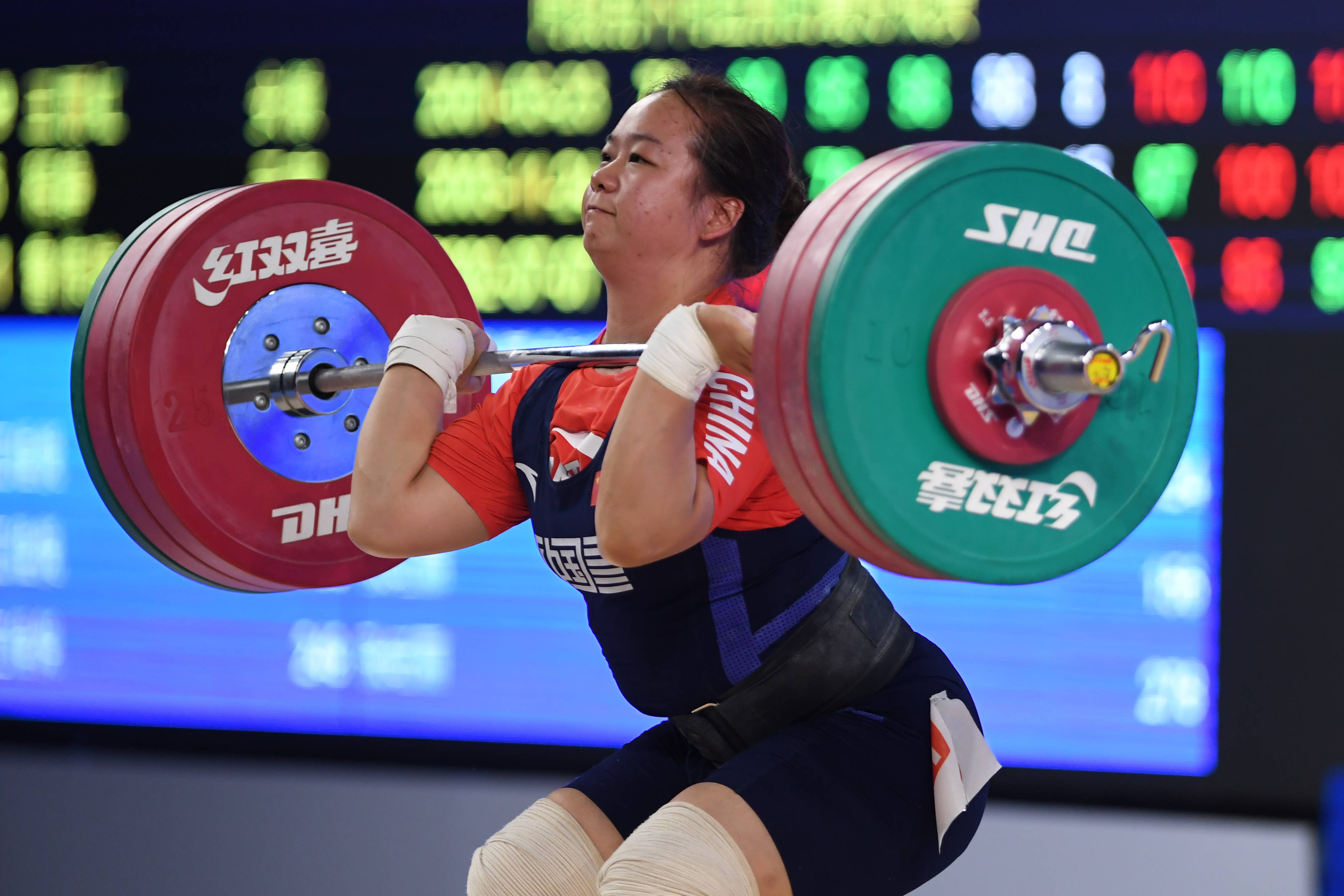 杯"2020年全国女子举重锦标赛暨东京奥运会模拟赛76公斤级a组比赛中