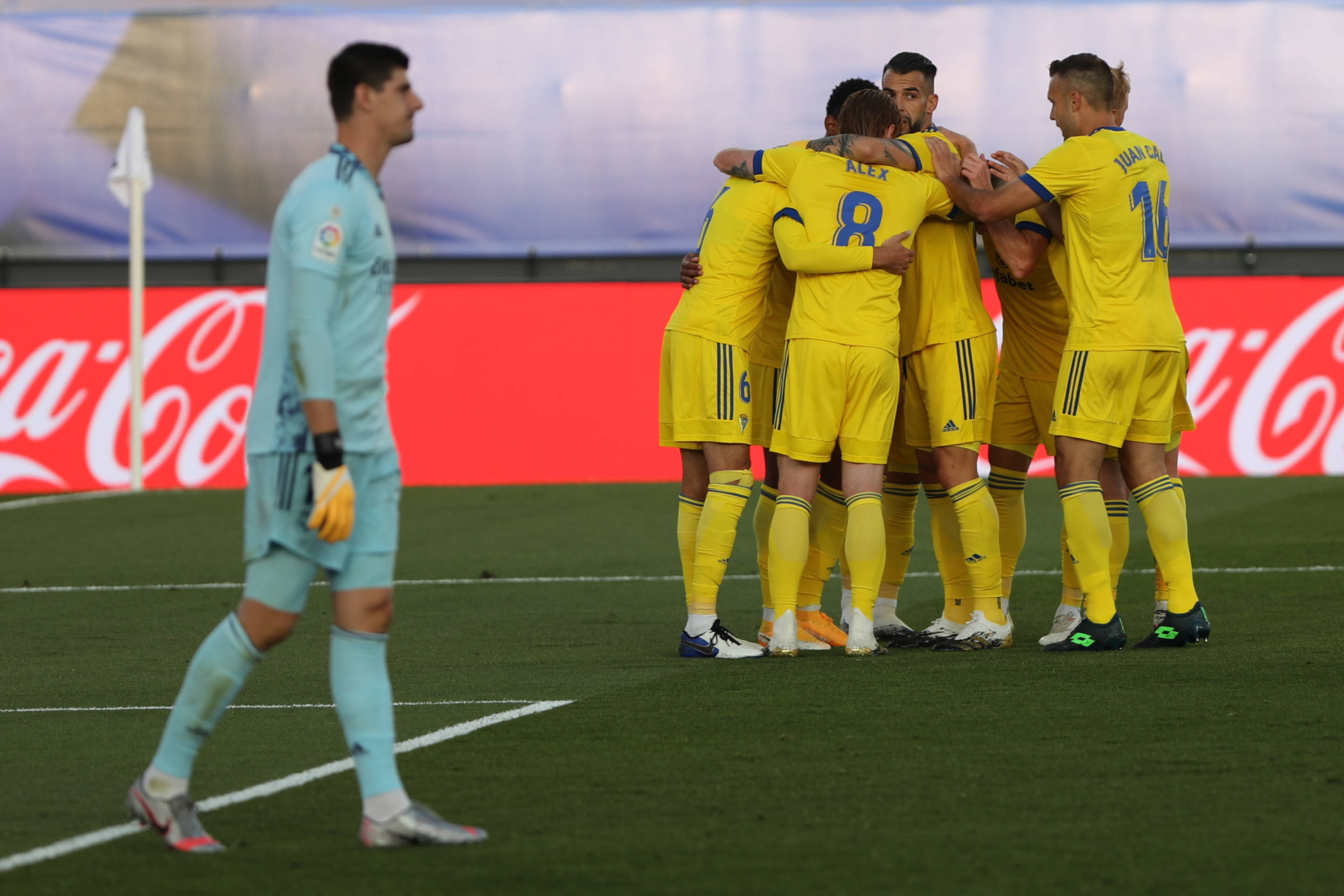 当日,当日,在2020-2021赛季西班牙足球甲级联赛第六轮比赛中,皇家