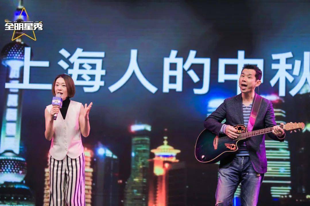 7的主持人一雯邀请到知名上海童谣唱作人王渊超同台,唱响原创沪语童谣