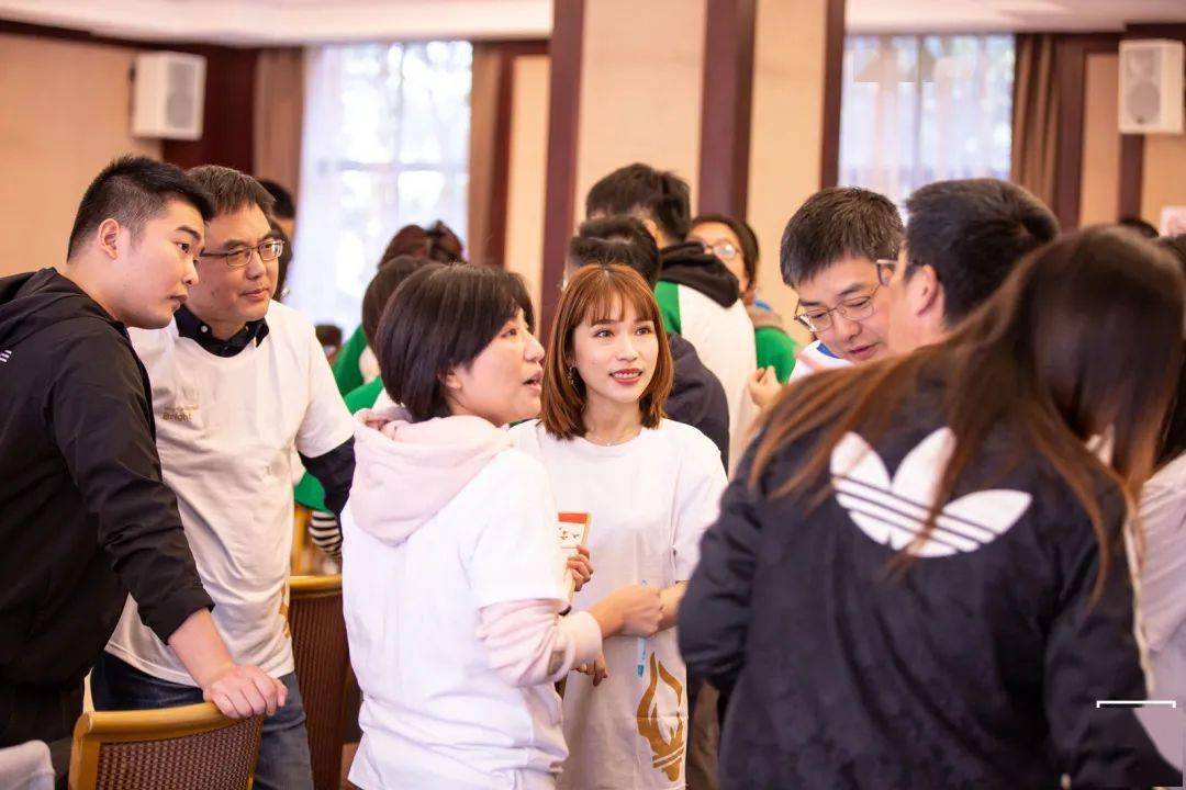 员工融合培训公司党委书记,董事长吴通红,公司党委副
