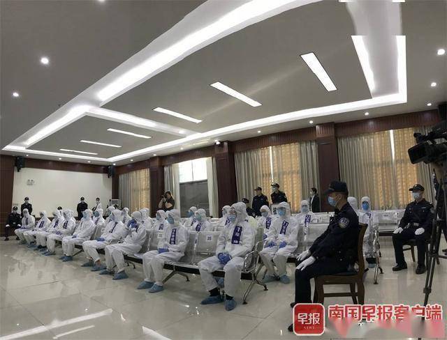 31人13项罪名郑琦团伙涉黑案在北海公审