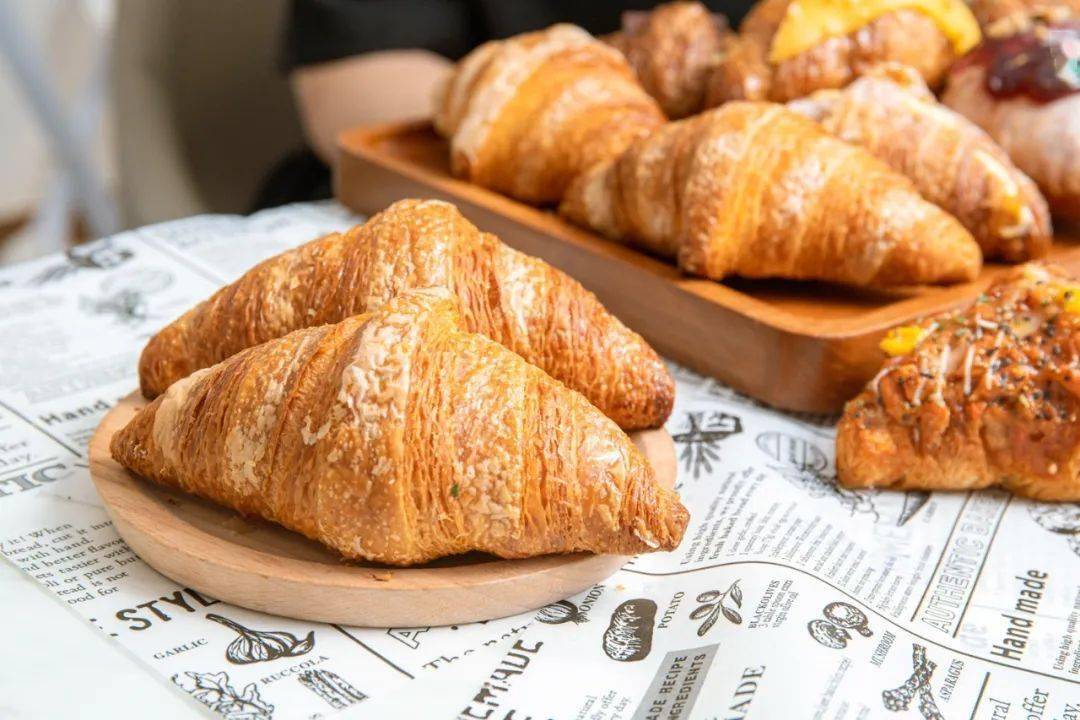 01元个蜂巢可颂火爆上海的月枫堂来了月销150w现烤现卖酥到掉渣