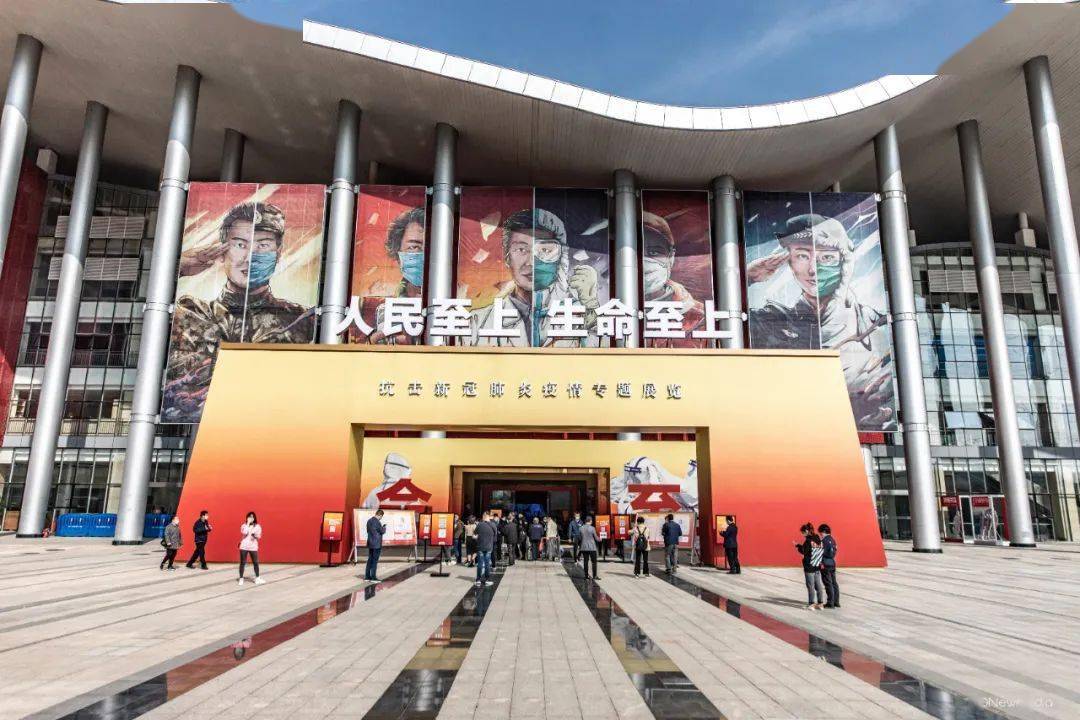 武汉抗疫不是展是用生命谱写的伟大史诗