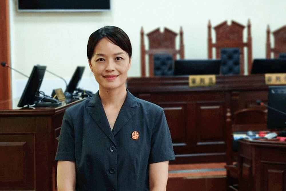 大化法院美女法官的成长故事,她的事传开了