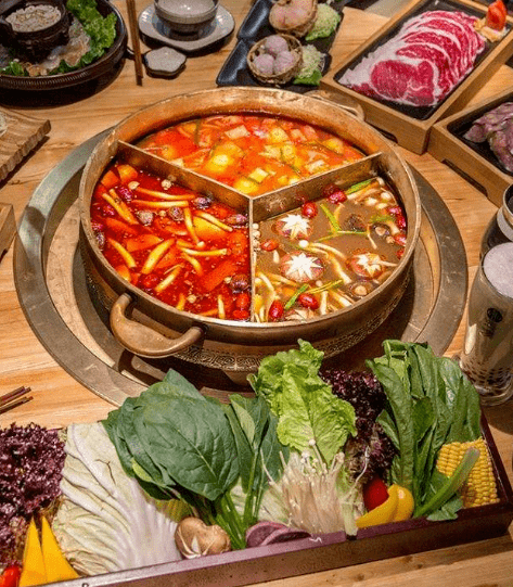 的温度,麻与辣在舌尖上的热烈碰撞,一场酣畅淋漓的火锅盛宴火热开启