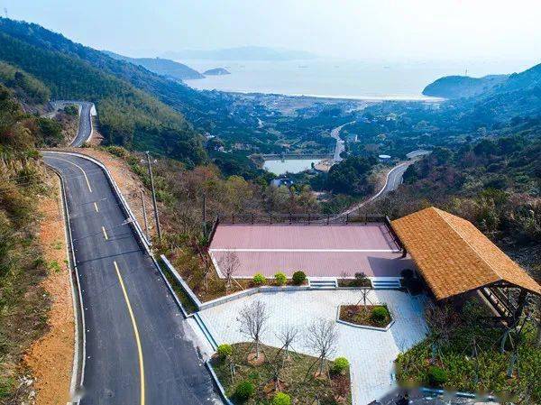 北起南五村,接县道石三线,经樊岙,牧童岙,南至金七门