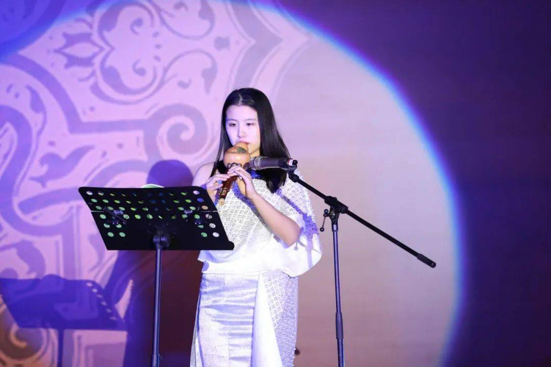 经年有你经管学子用青春的方式为母校庆生