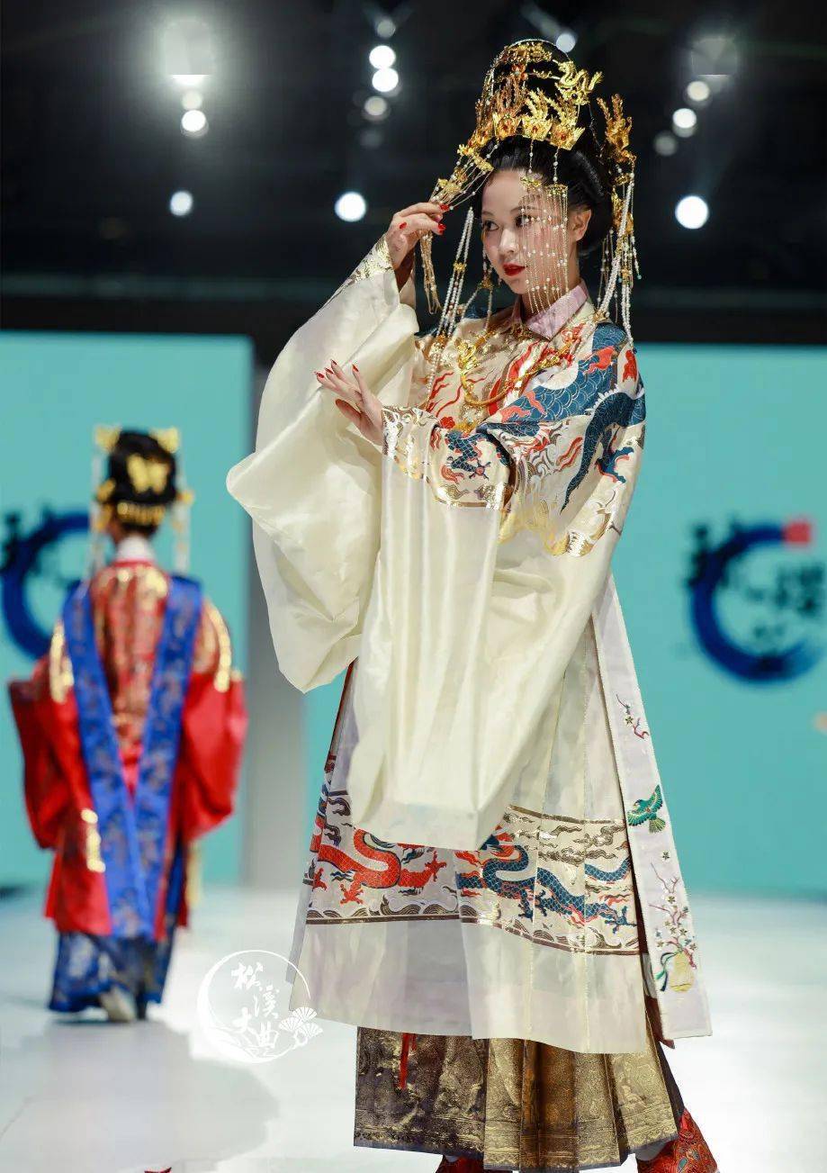 汉服走秀因吵架火上热搜引1000万人围观最后惊艳全网