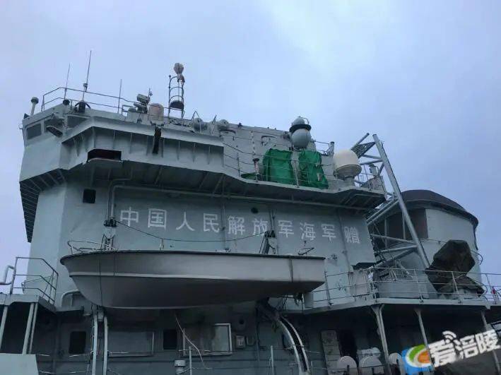 南沱镇"166舰"因需要安装一些设备终于抵达涪陵啦经过多日航行退役的