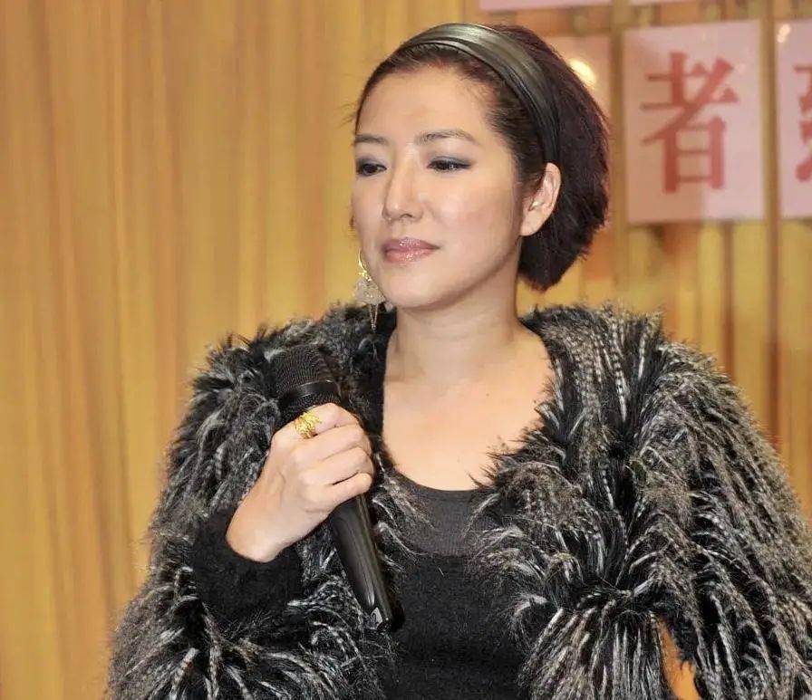52岁前tvb女星公开恋情,曾为早点嫁人整容,发誓不结婚不罢休!_关宝慧