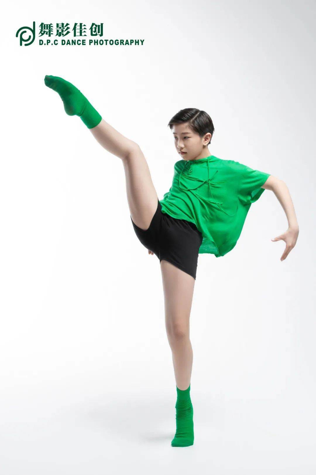 舞蹈这样拍 | 小小少年跳起舞来眼里有光,意气风发_动作