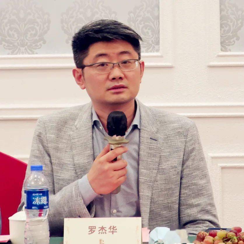 广东省江西商会61商会信息我会召开服装服饰专委会