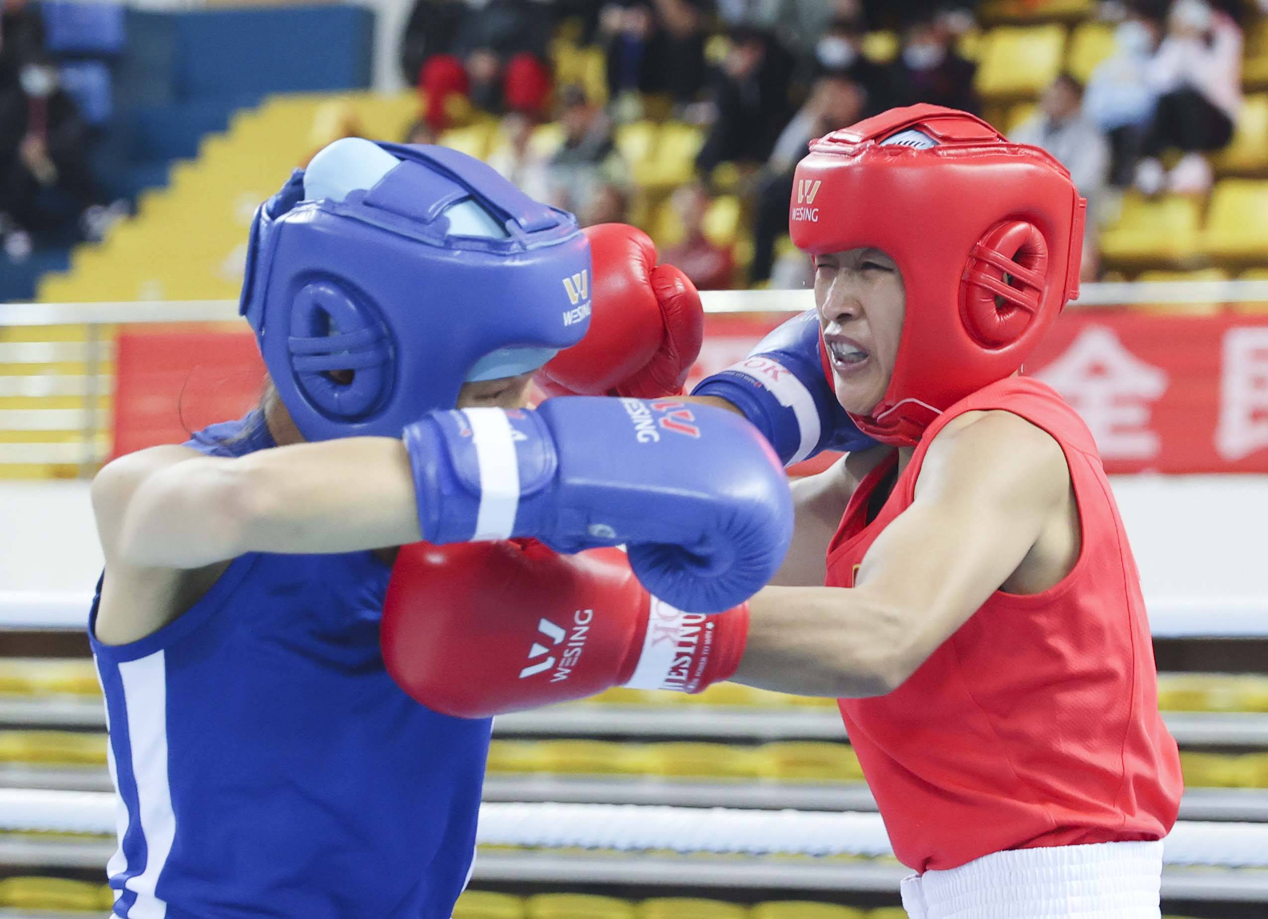 拳击——全国女子锦标赛:李振艳夺得54公斤级冠军