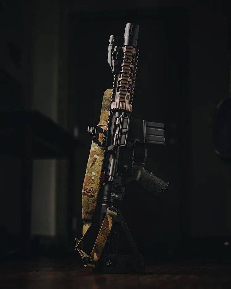 枪械艺术摄影你在我心中是最美只有相爱的人最能体会