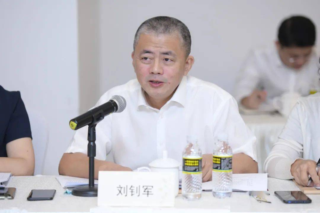 全国政协侨联界委员调研组到三亚考察