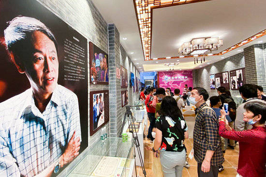 黄俊英艺术馆开馆,尽览羊城笑星近70年艺术人生