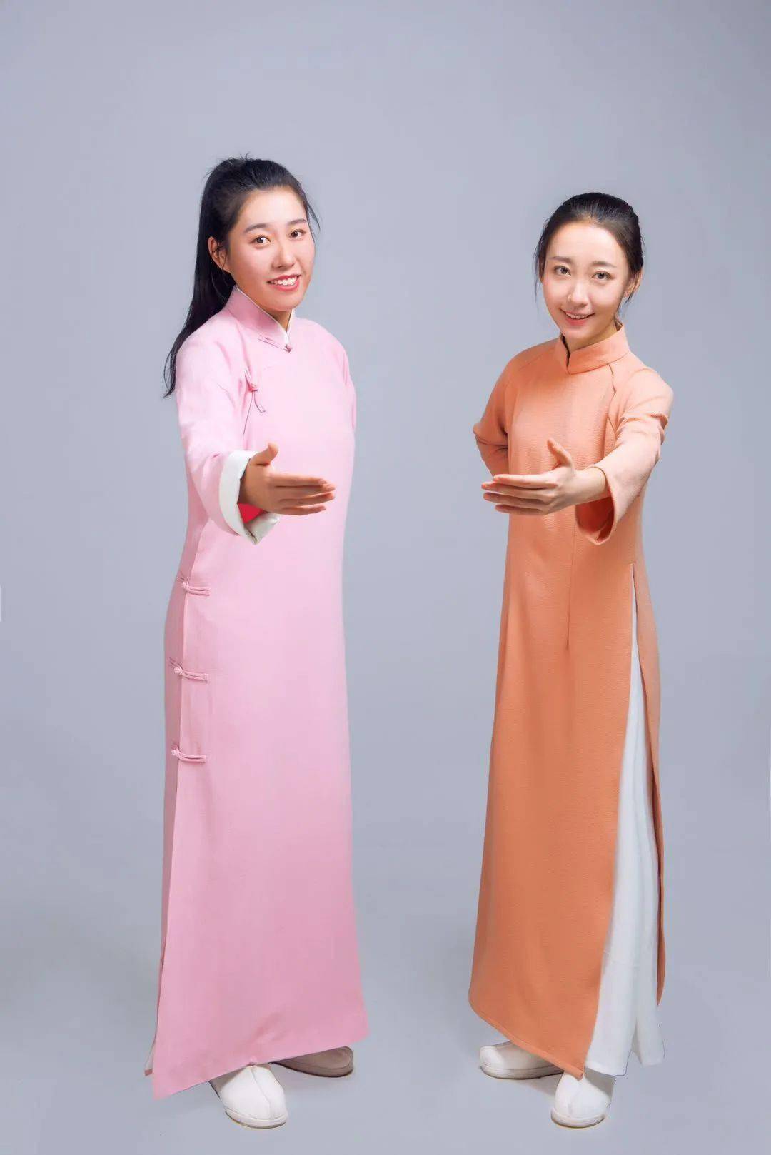 王福元,相声演员,内蒙古包头市曲艺家协会担任艺术顾问,曾获文化部"