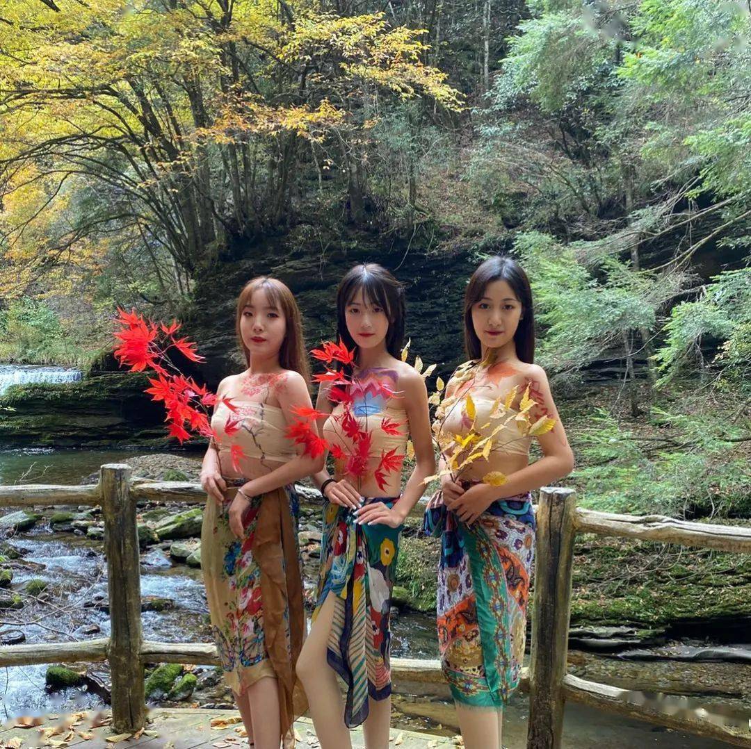活动分为"人体彩绘","穿越而来"两个部分,呈现山水之美,人体之美以及