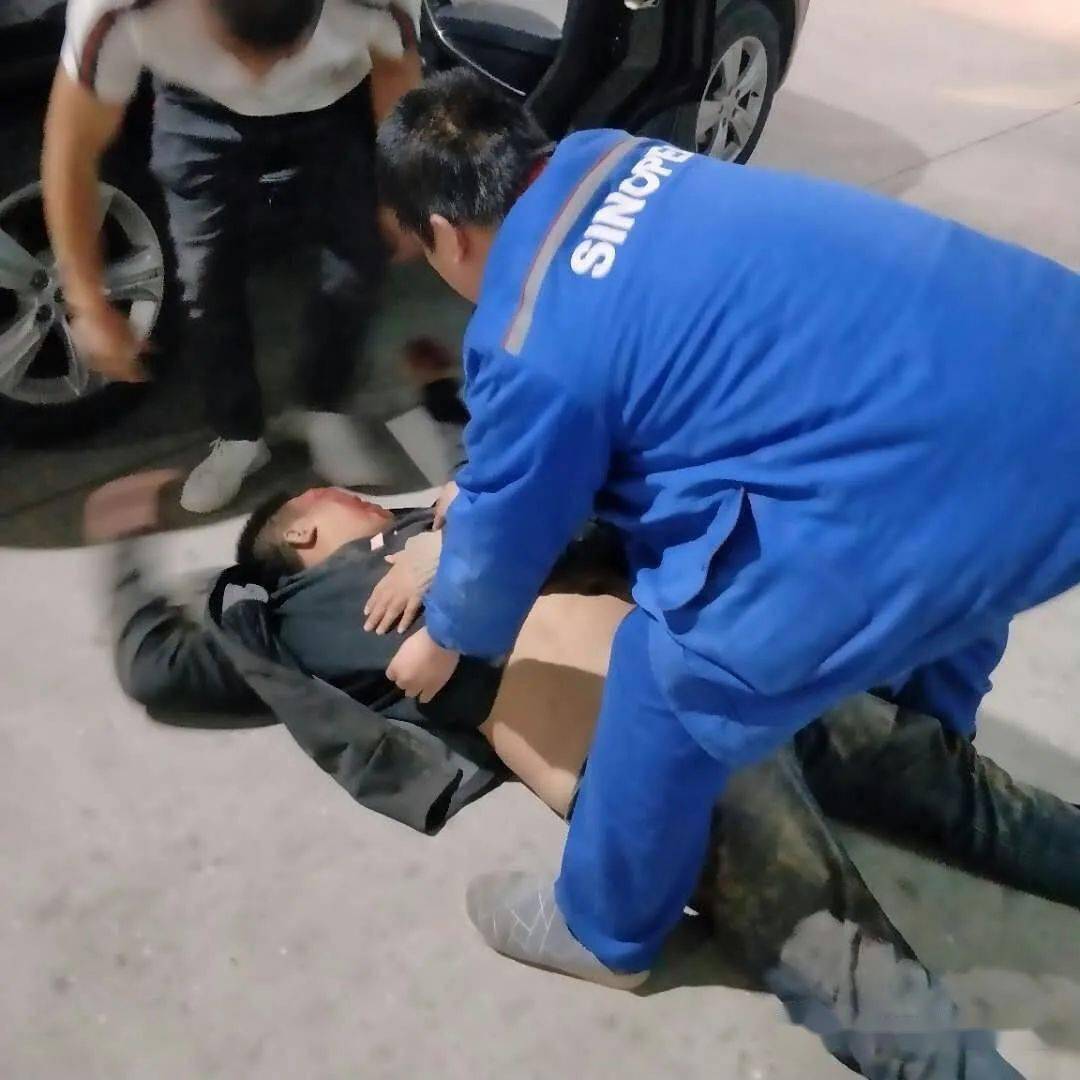 滨州男子205国道被撞满脸是血