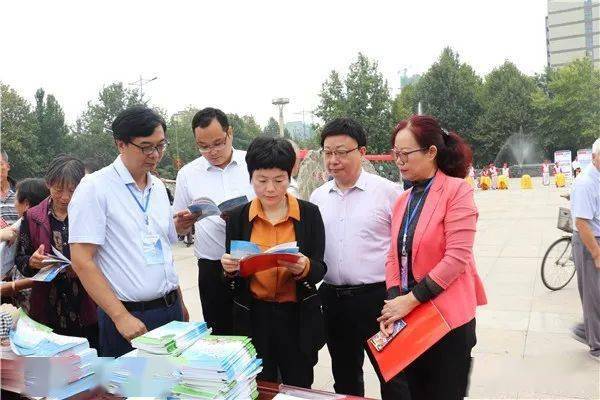 周口市第七次全国人口普查宣传月正式启动吉建军宣布活动启动