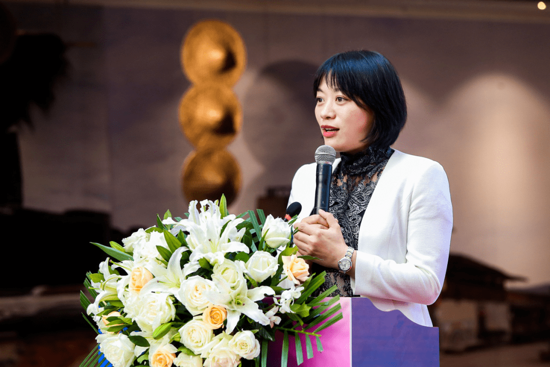 北京第二外国语学院教授,中国生态文明治理现代化研究院执行院长崔莉