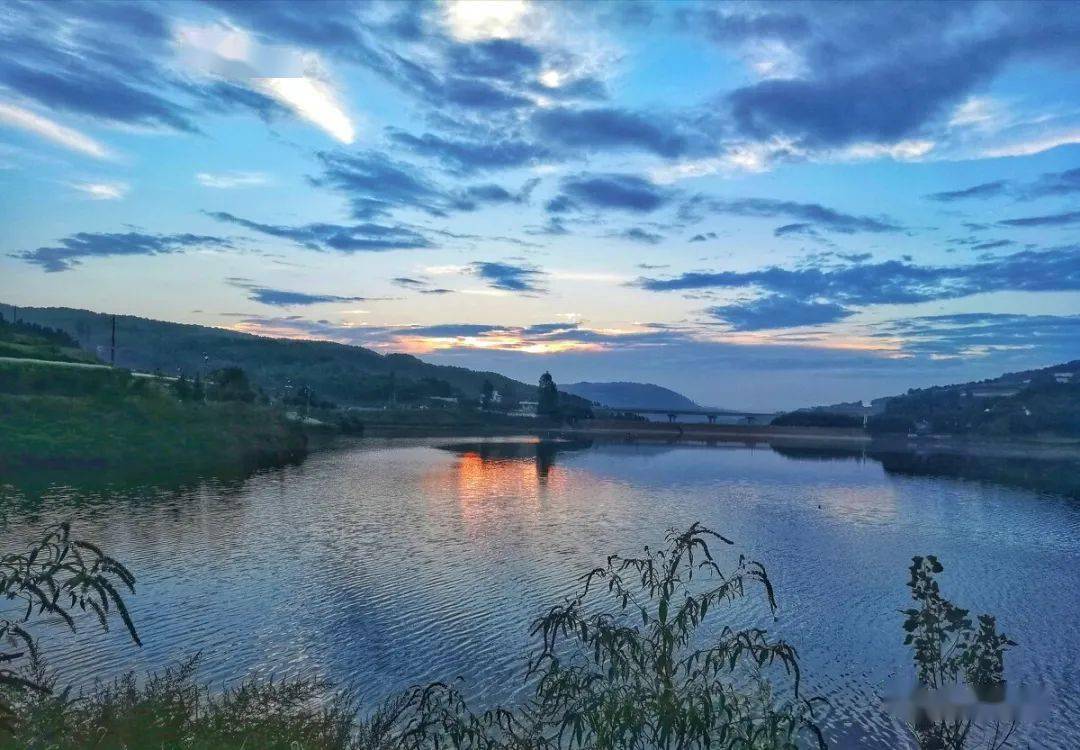 念湖一念成水相思成湖