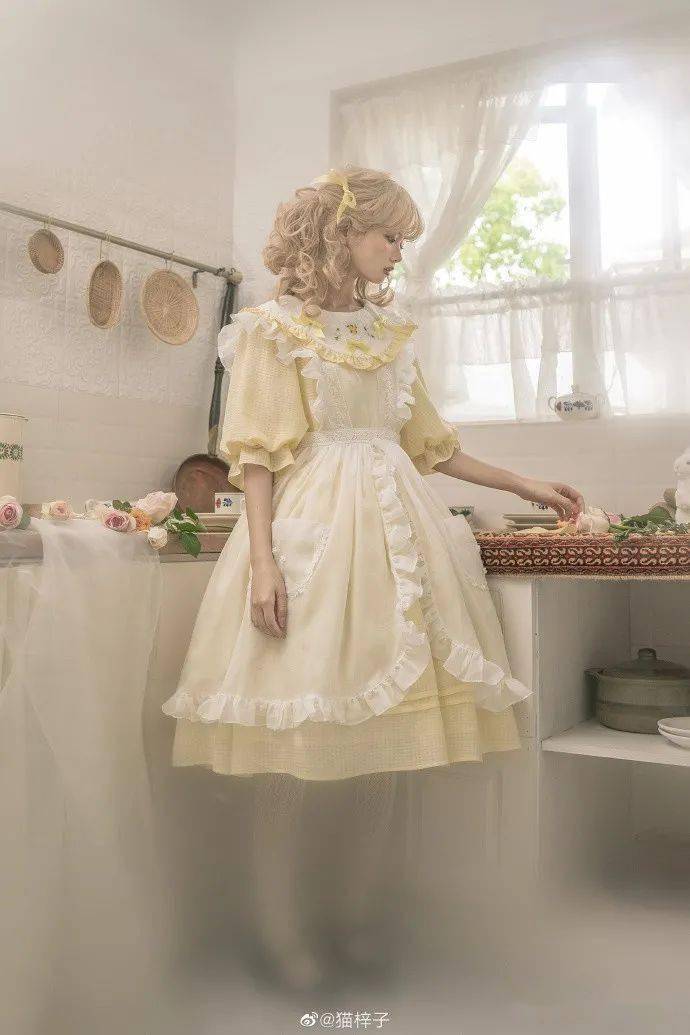 可以开启不一样的和风感觉↓吸吸猫lolita的娃娃屋是古董玩具屋的主题