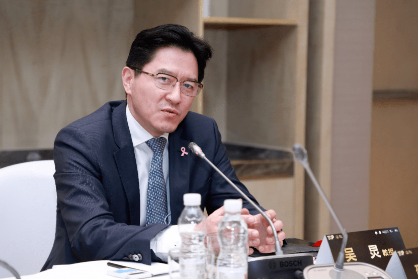 吴炅 教授吴炅教授认为,通过热点话题的讨论,大家各抒真知灼见,碰撞