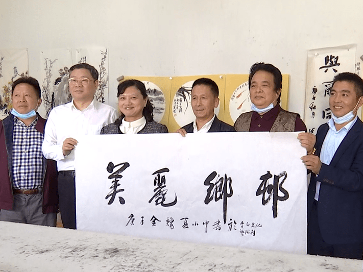 安陆市委副书记周敦清,副市长叶雄,田涛陪同调研.