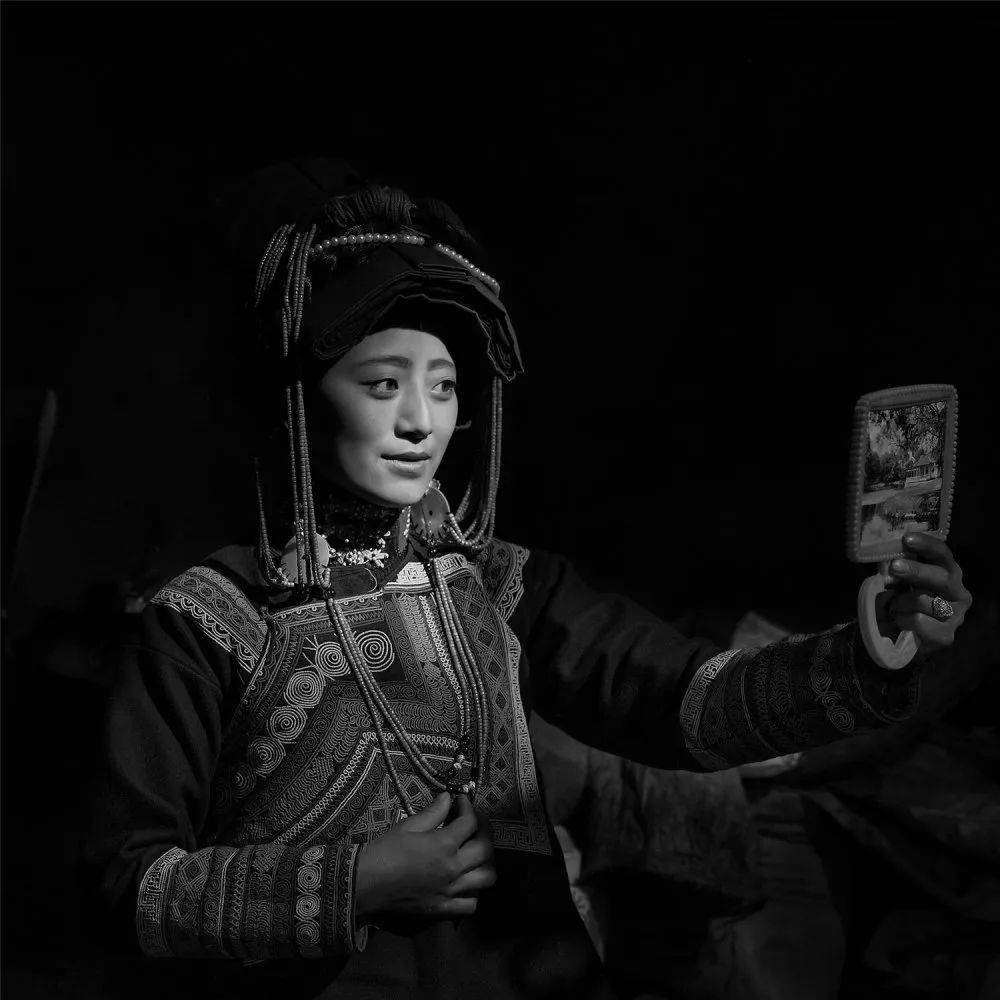 大凉山情与景的记录者缪锡鹏镜头下的彝族人一