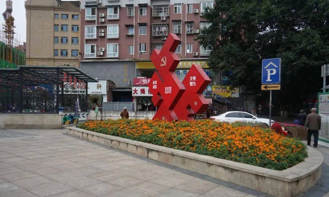 如今,在犍为县城,无论是在龙池广场,西街,北街,南街等老城区,还是中央