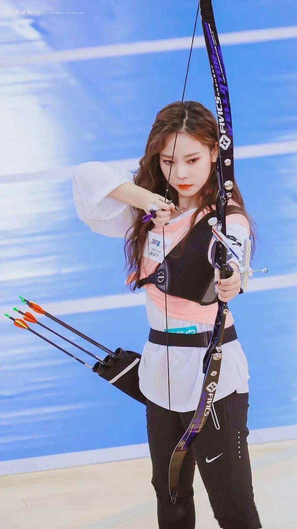 手机壁纸张紫宁