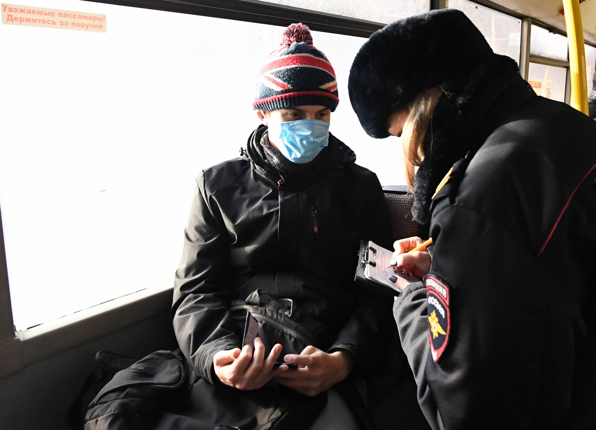 俄罗斯:民众在公共场所和人群密集地点必须戴口罩