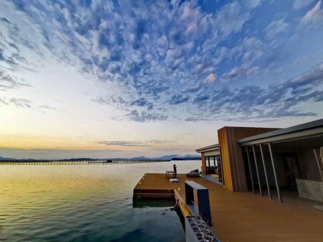 国内首个漂浮独栋海上别墅360被海包围遗世独立