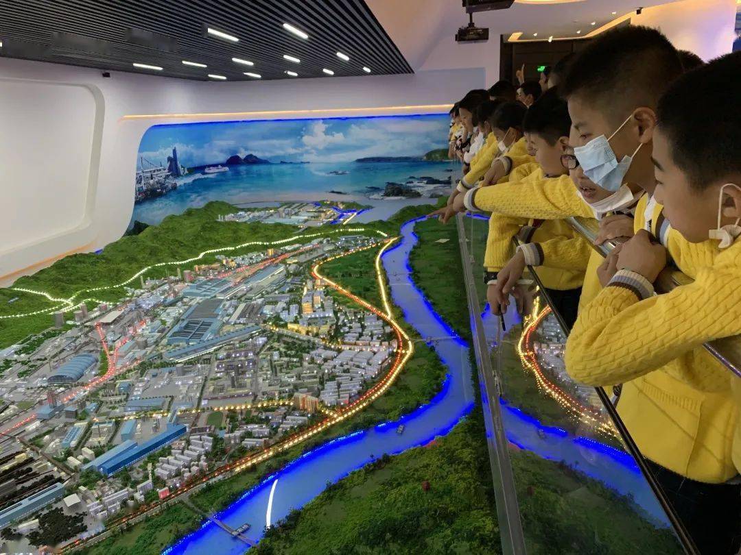 钢铁是这样炼成的——梅列区第一实验学校参观三钢展览馆