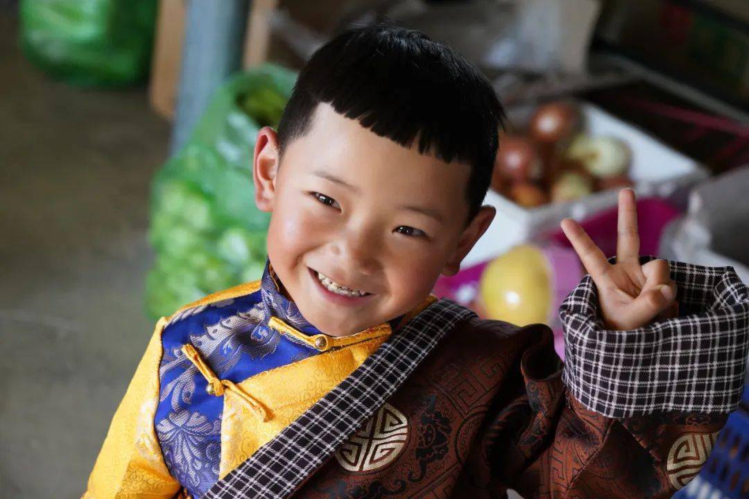 太甜了,有种爱情叫"片多铁成",有种幸福叫同心奋进!_仁增